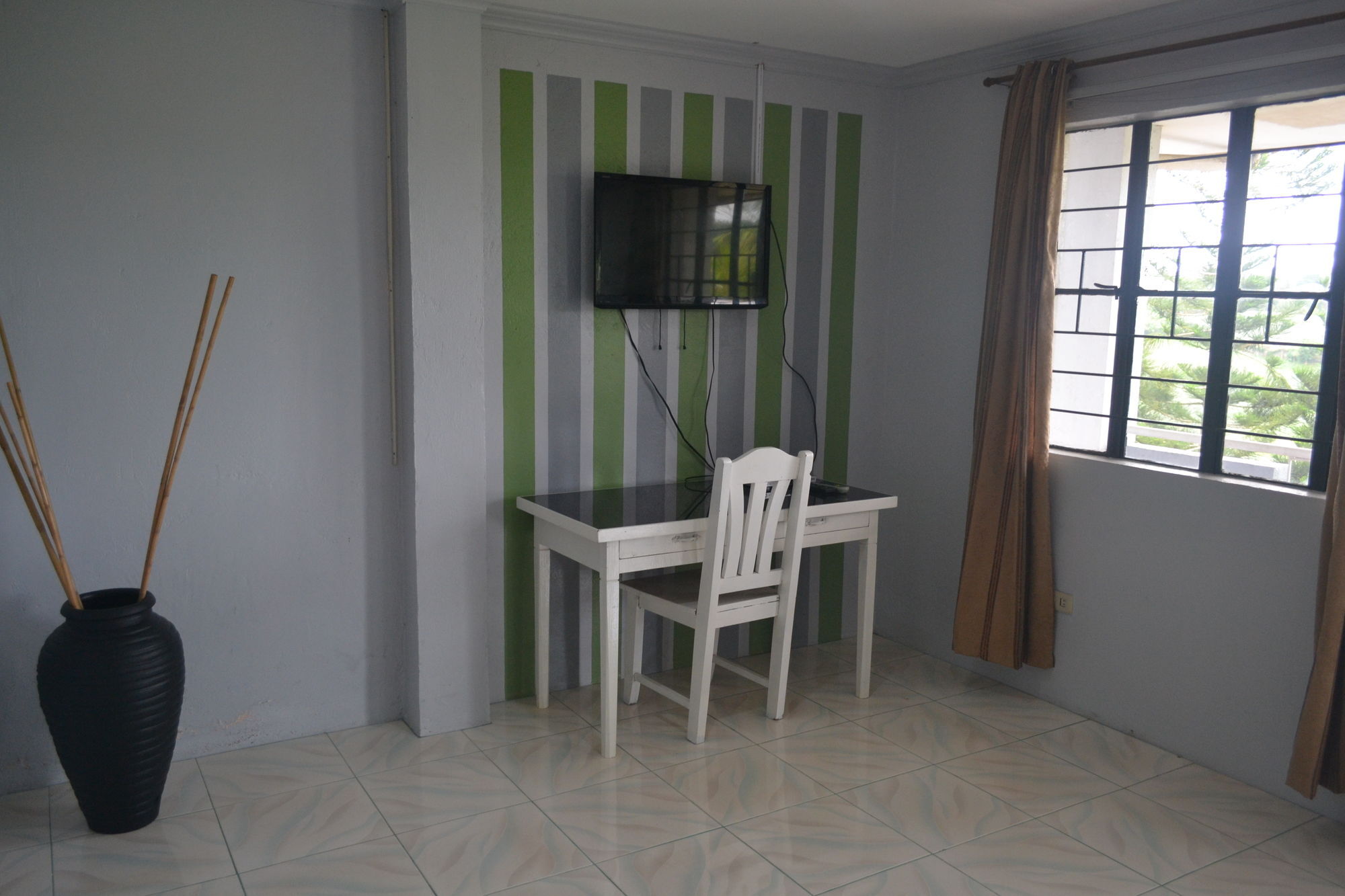 El Paso Inn Tagaytay City Екстериор снимка