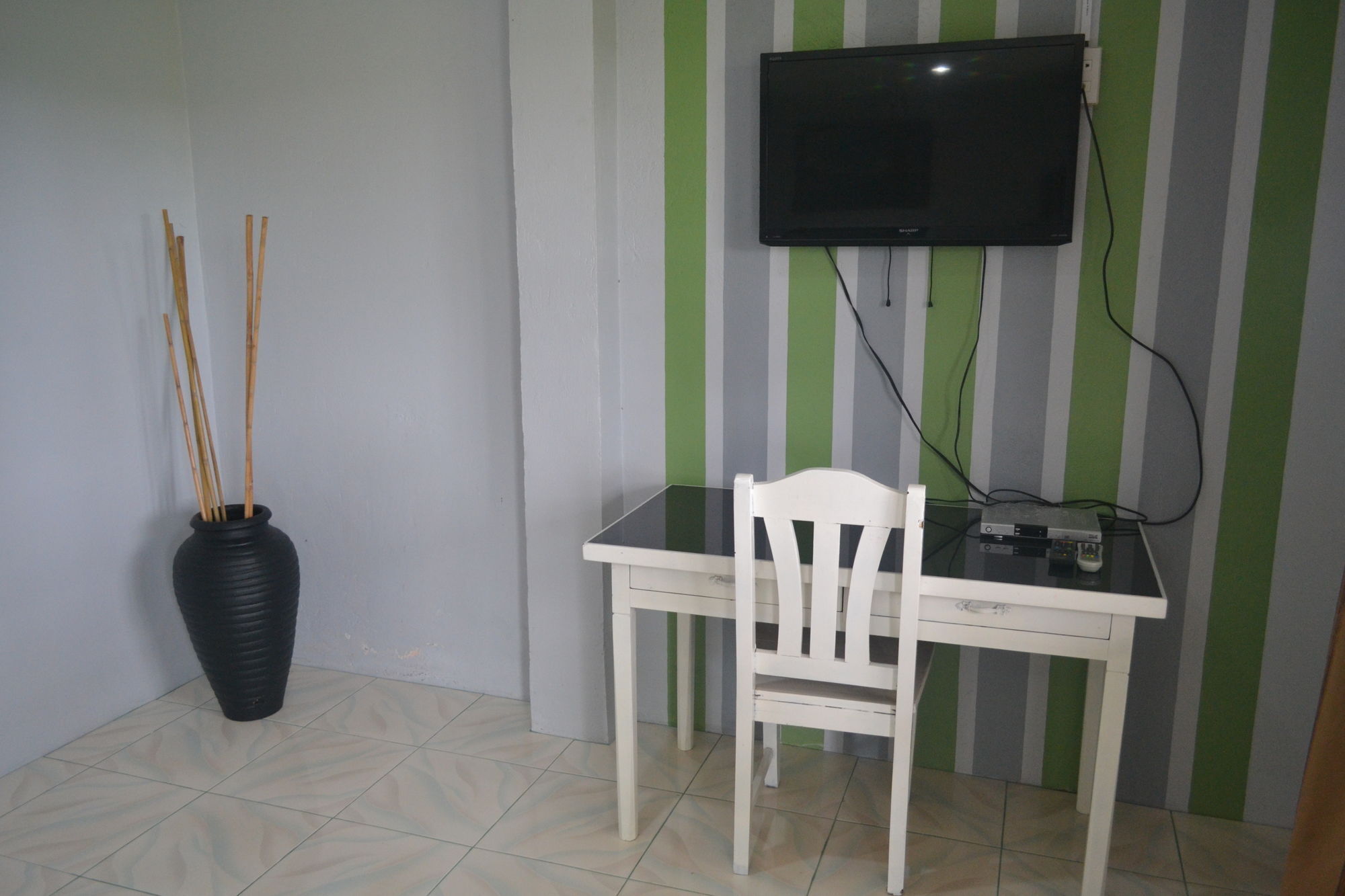 El Paso Inn Tagaytay City Екстериор снимка